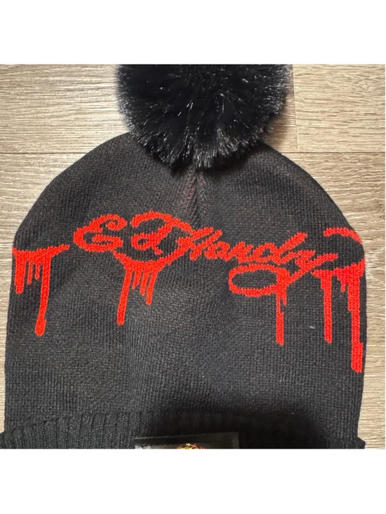 Ed Hardy Beanie One Size Black Red Drip Logo Pom Pom Hat - Picture 3 of 5